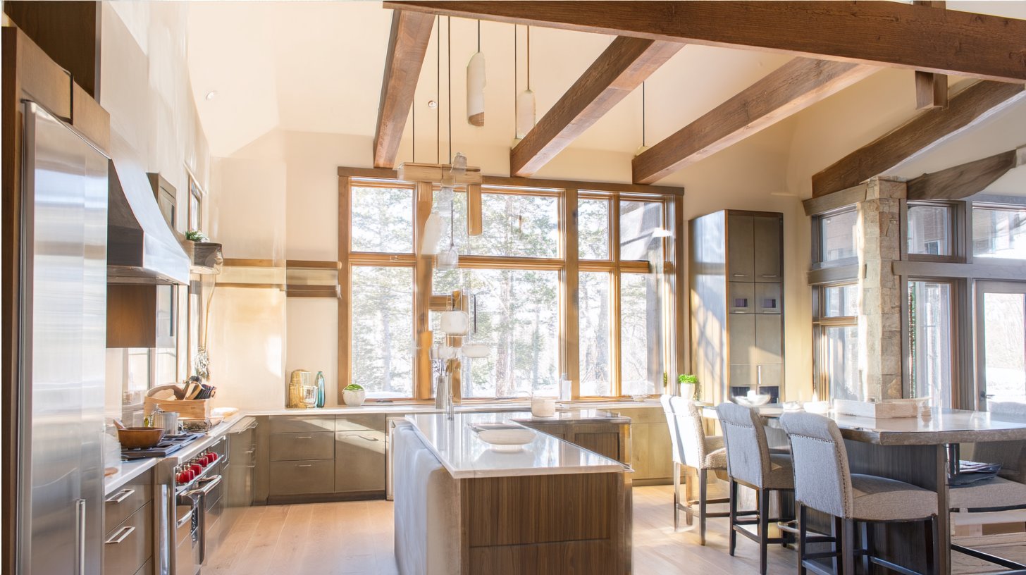 So kannst du deine rustikale Wohnküche modernisieren